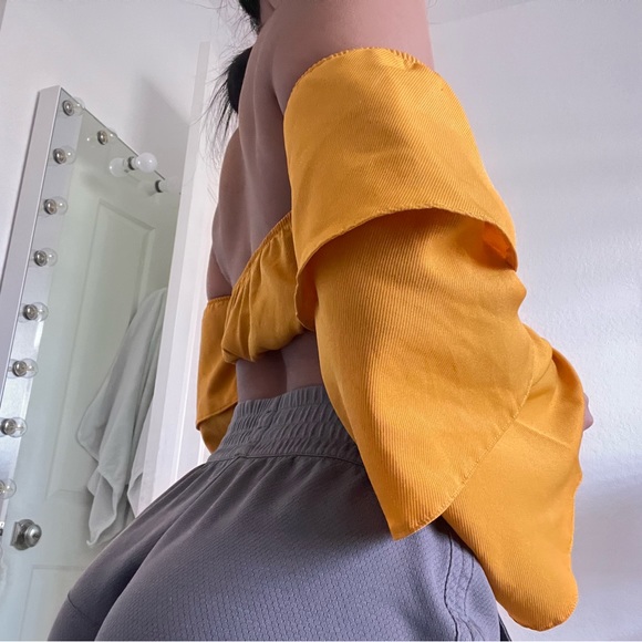 Flared sleeve crop top in mustard - Picture 2 of 2